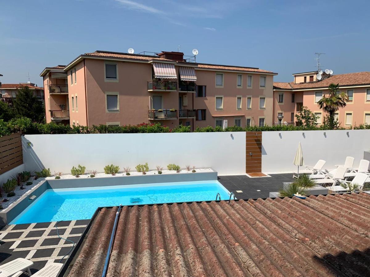 H3O Lago Di Garda 데센자노델가르다 외부 사진