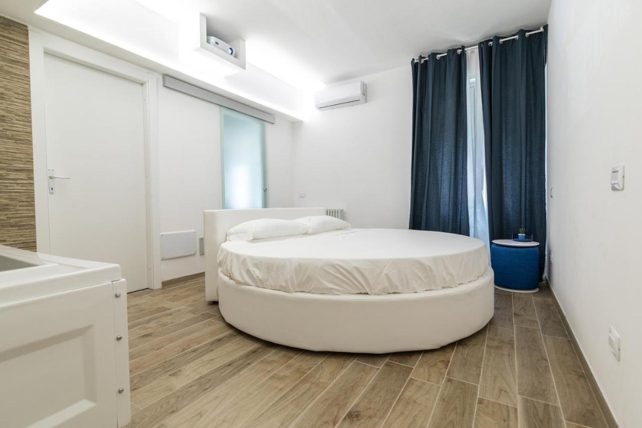 H3O Lago Di Garda 데센자노델가르다 외부 사진